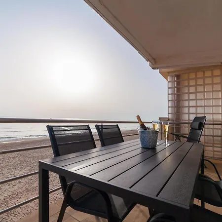 דירה Ap-3 Ximoapartments A Primera Linea Playa & Chimenea אוליבה